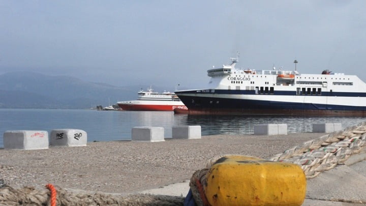 Προβλήματα στις ακτοπλοϊκές συγκοινωνίες στα περισσότερα λιμάνια της χώρας αύριο