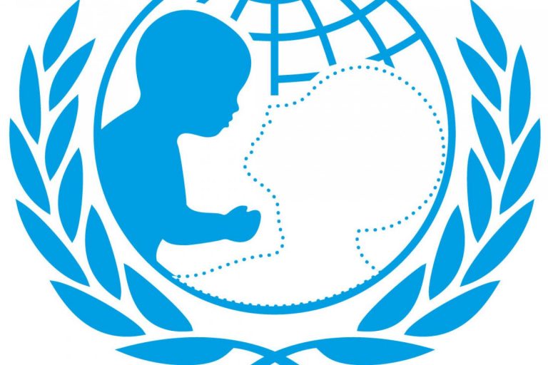 Η UNICEF ζητεί να εμβολιαστούν κατά προτεραιότητα οι εκπαιδευτικοί