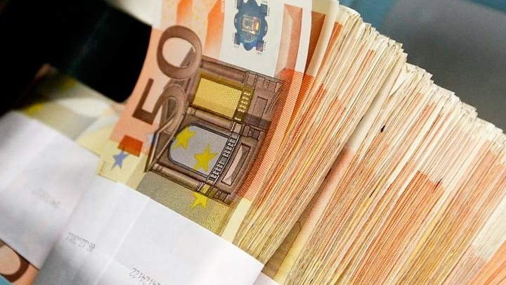 Άντληση 10-12 δισ. ευρώ το 2021 με νέες εκδόσεις ομολόγων