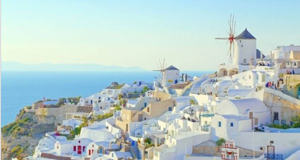 Κικίλιας και Fraport Greece για επιμήκυνση της τουριστικής περιόδου
