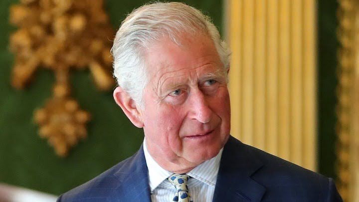 Ο βασιλιάς Κάρολος επιστρέφει στα δημόσια καθήκοντά του