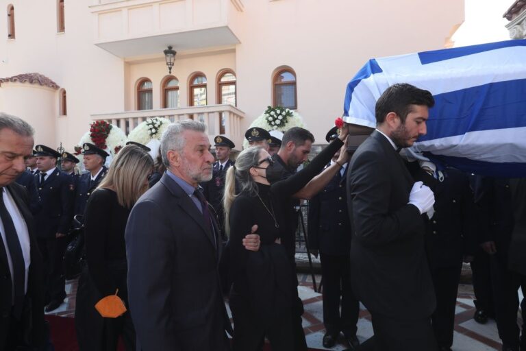 Αλέξανδρος Νικολαΐδης: Απεριόριστη συγκίνηση στο τελευταίο αντίο στον Ολυμπιονίκη