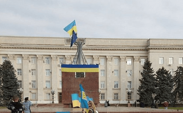 Ουκρανία: Η κυβέρνηση απομακρύνει τους αμάχους από τη Χερσώνα