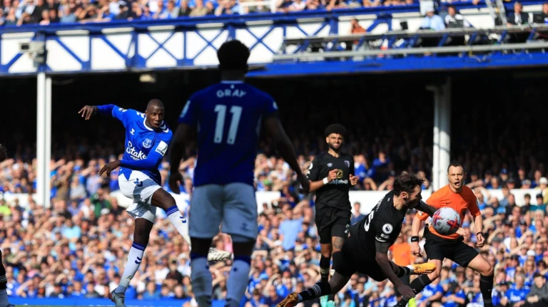 Premier League: Η Έβερτον γλίτωσε τον πρώτο υποβιβασμό της μετά από 72 χρόνια!