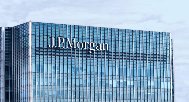 JP Morgan: Ανοίγει ο δρόμος για τις ελληνικές τράπεζες