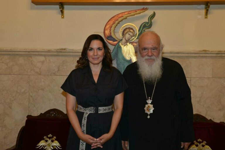 Συνάντηση της υπουργού Τουρισμού Ολ. Κεφαλογιάννη με τον Αρχιεπίσκοπο Ιερώνυμο