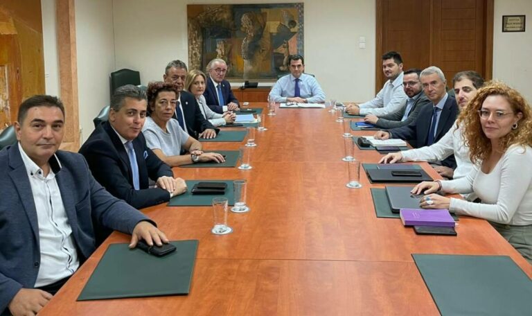 Κ. Σκρέκας: Να κρατηθούν σταθερές οι τιμές στο ψωμί
