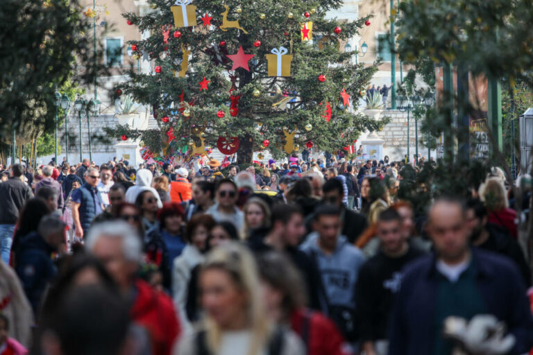 Εορταστικό ωράριο: Ανοιχτά καταστήματα και σούπερ μάρκετ- Ποιες ώρες θα λειτουργούν