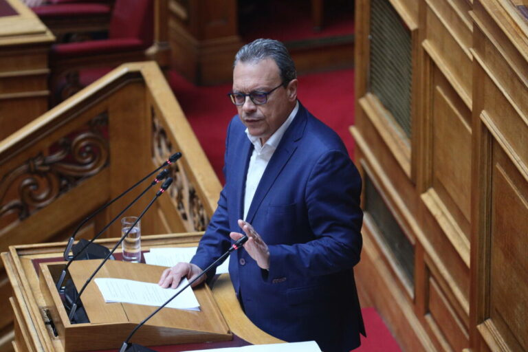 Βουλή – Πρόταση Δυσπιστίας -Σ. Φάμελλος: «Όλα τα σκάνδαλα δείχνουν τον κ. Μητσοτάκη»