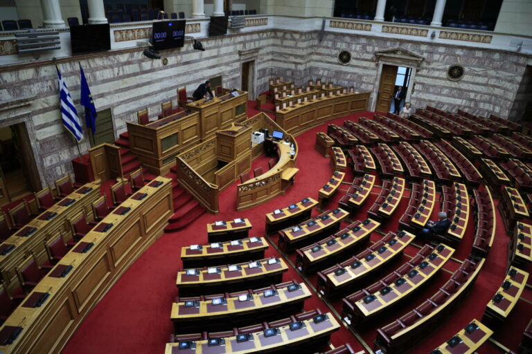 Βουλή: Κατατέθηκε το νομοσχέδιο για την ενίσχυση του ερασιτεχνικού και του επαγγελματικού αθλητισμού