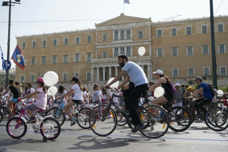 Δήμος Αθηναίων: Ο 28ος Ποδηλατικός Γύρος της Αθήνας έχει ως σημείο αναφοράς την πλατεία Συντάγματος