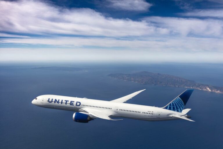 Επέκταση των εποχικών υπηρεσιών της United Airlines από Αθήνα προς ΗΠΑ για το 2025