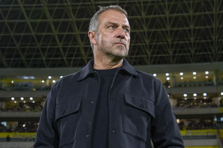 Φλικ για πιθανό τρεμπλ της Μπαρσελόνα: “Επιτρέπεται να ονειρευόμαστε!”