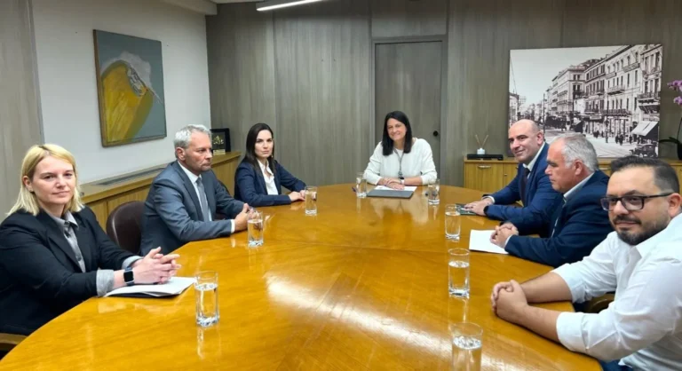 Συνάντηση Νίκης Κεραμέως και Όλγας Κεφαλογιάννη με το προεδρείο της ΠΟΕΕΤ